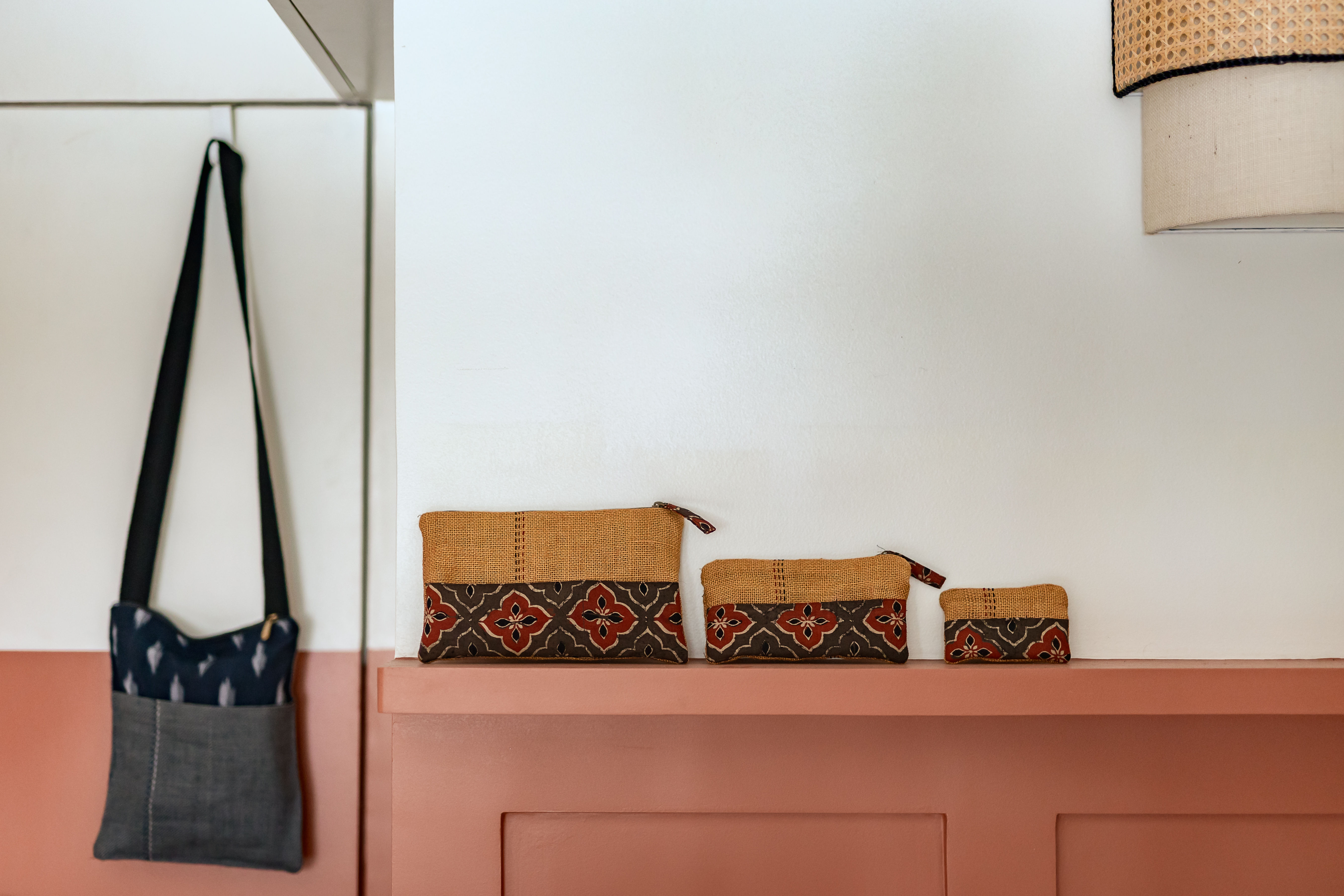 JHULI Zippered Medium Cross Body - NEW - Image 9