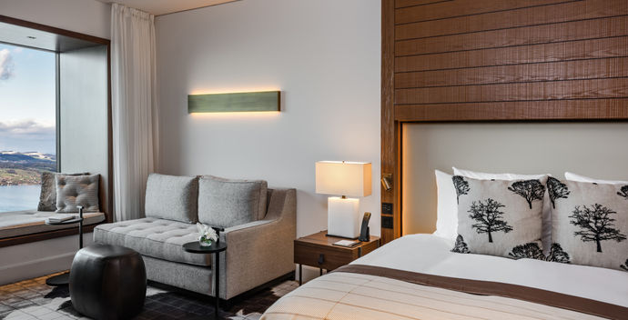 Contemporary Lake view bay Suite
