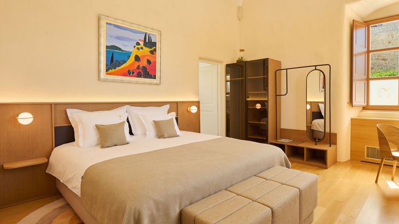 Rooms in this category may vary in design
