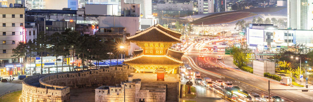 Dongdaemun è una delle porte di Seoul Dongdaemun è una delle porte di Seoul