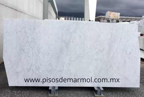 Mármol Blanco Carrara Premium - Láminas y placas para pisos y recubrimientos de lujo con acabado natural