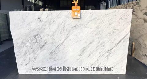Mármol Blanco Carrara Premium - Láminas y placas para pisos y recubrimientos de lujo con acabado natural