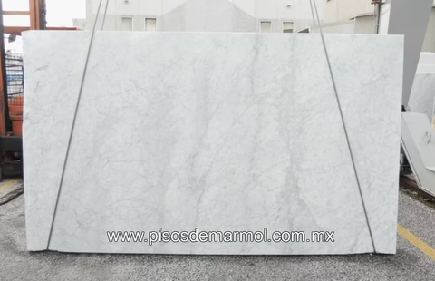 Mármol Blanco Carrara Premium - Láminas y placas para pisos y recubrimientos de lujo con acabado natural
