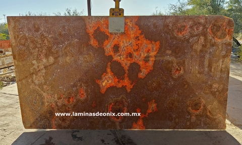 Ónix Ocre Premium - Láminas y placas para pisos, mesas y lámparas de lujo con acabado natural ocre