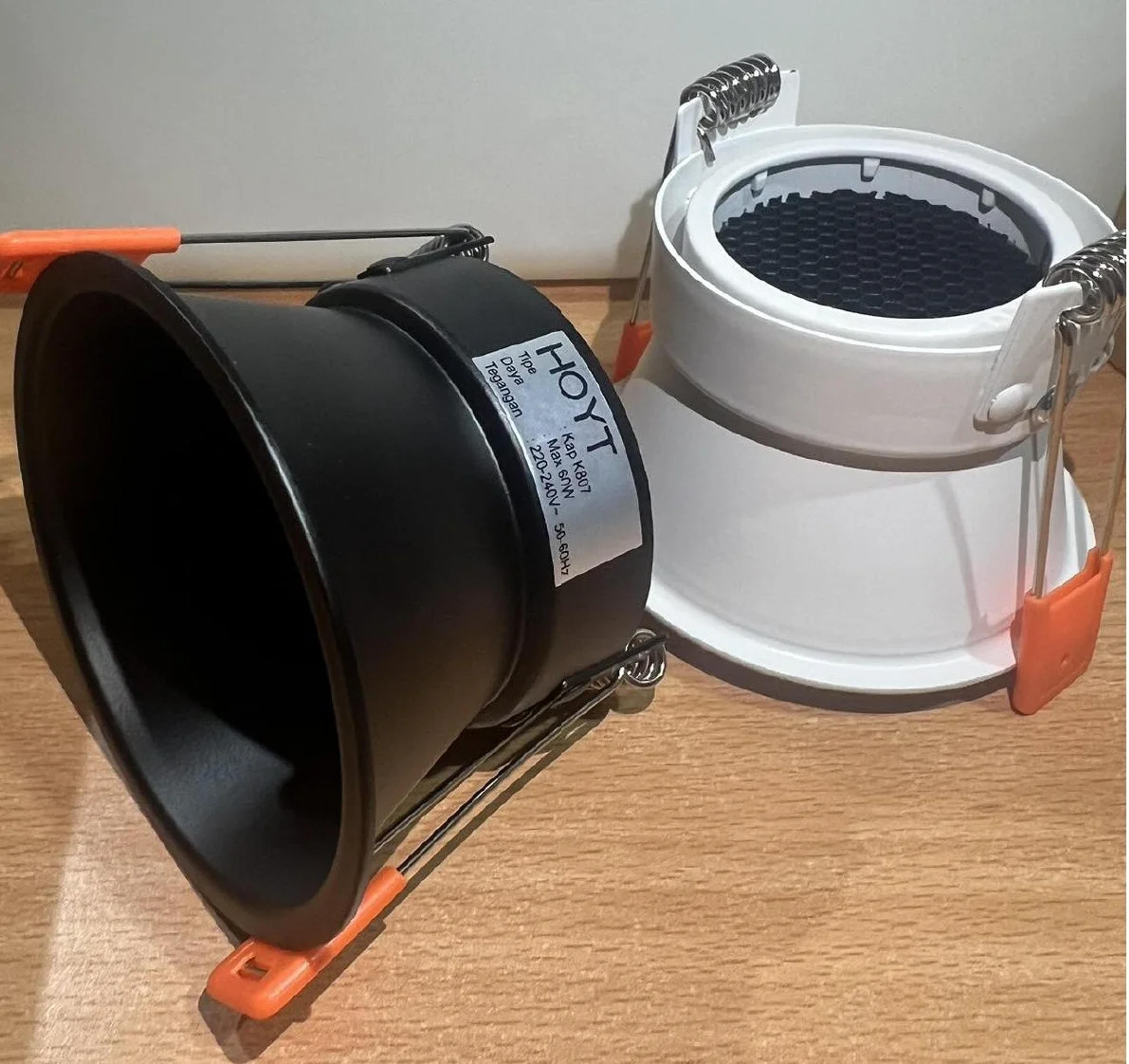 Kap MR16 K807 BK / WH