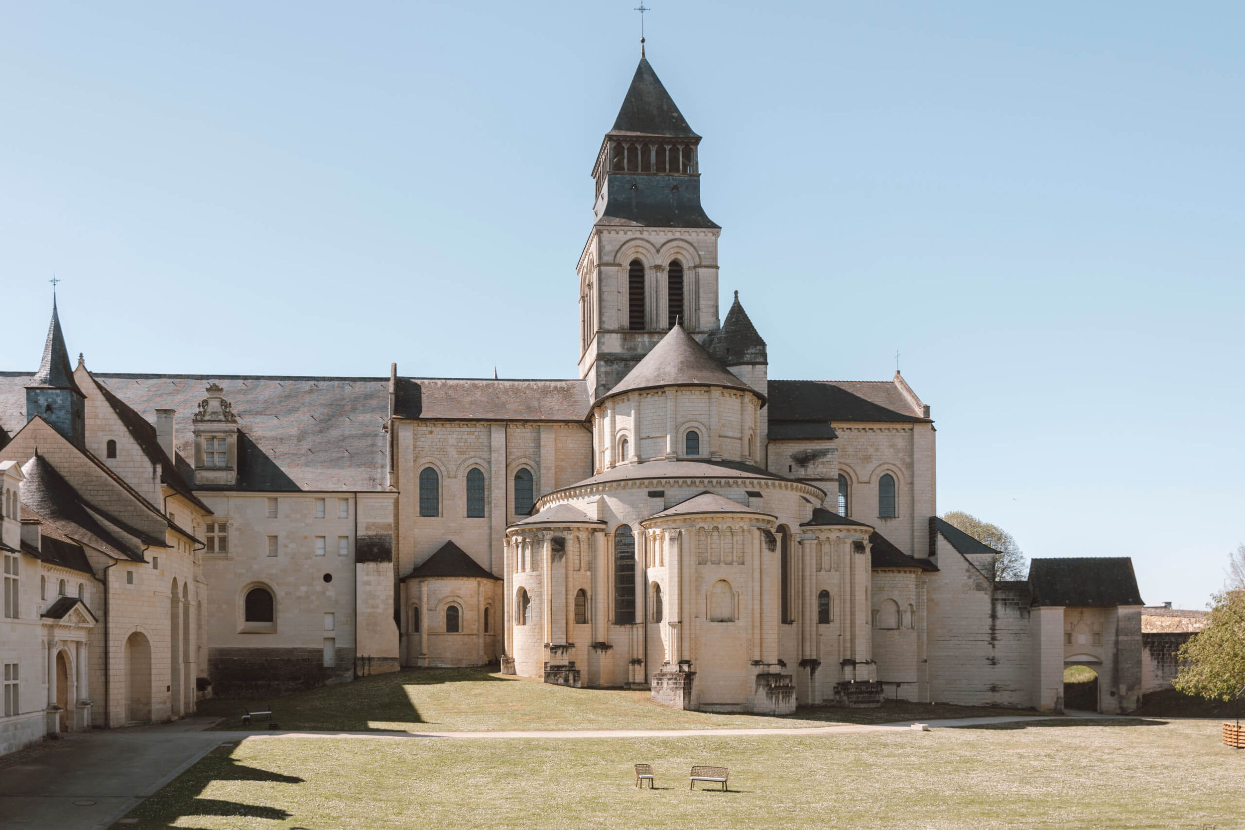Chevet-abbaye-royale-de-fontevraud-saumur-49-experience-exceptionnelle-140-ans-Langlois
