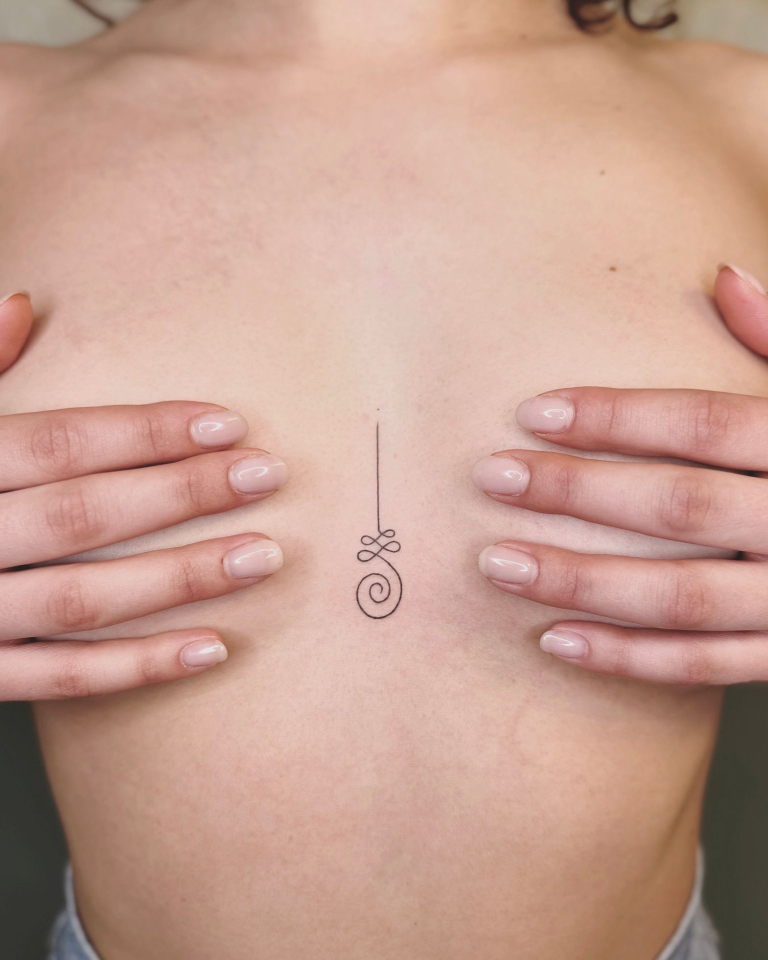 Tatuaggio Fine Line realizzato da La Phil Tattoo a Savigliano