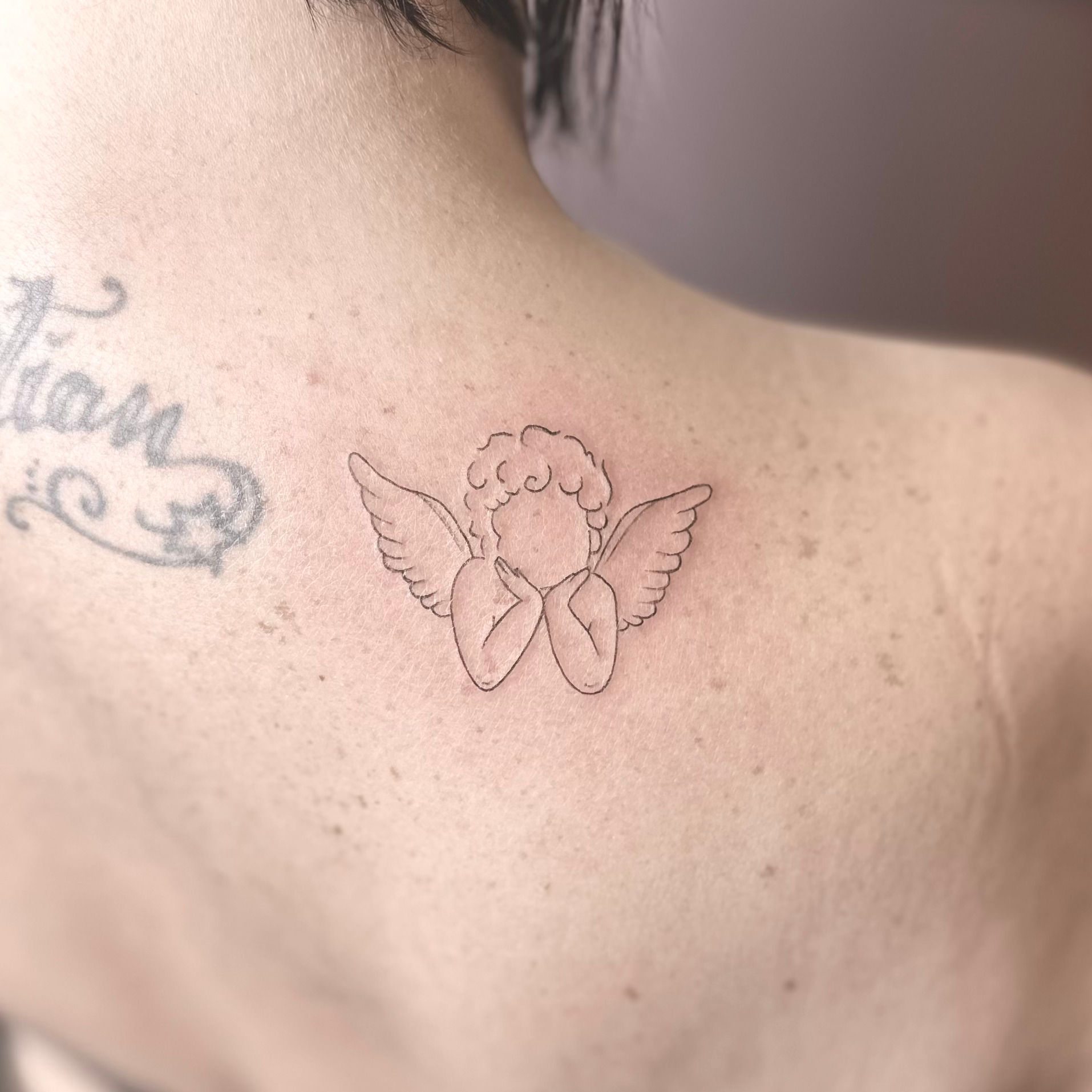 Tatuaggio Fine Line realizzato da La Phil Tattoo a Savigliano