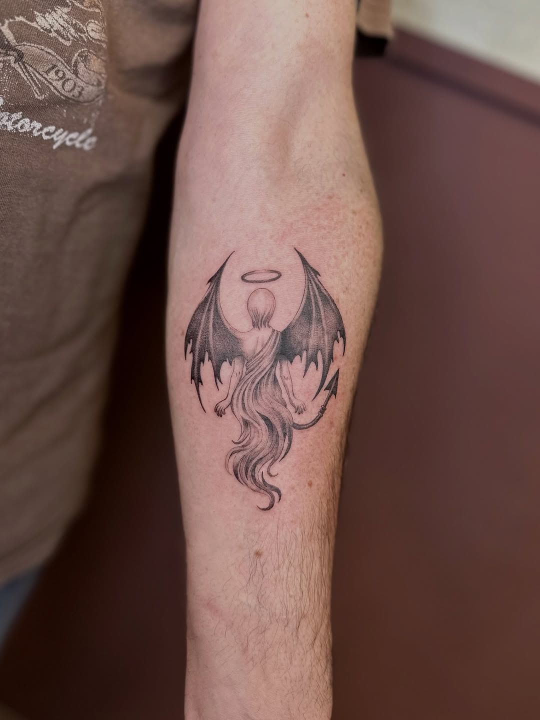 Tatuaggio Fine Line realizzato da La Phil Tattoo a Savigliano