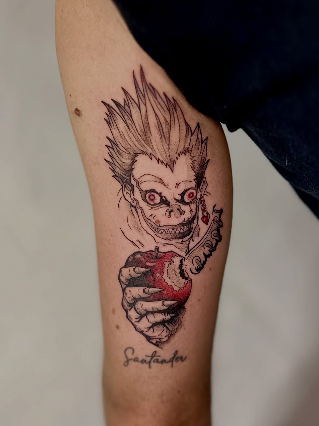 Tatuaggio Line Art Anime Illustration - Ryuk realizzato da La Phil Tattoo a Savigliano