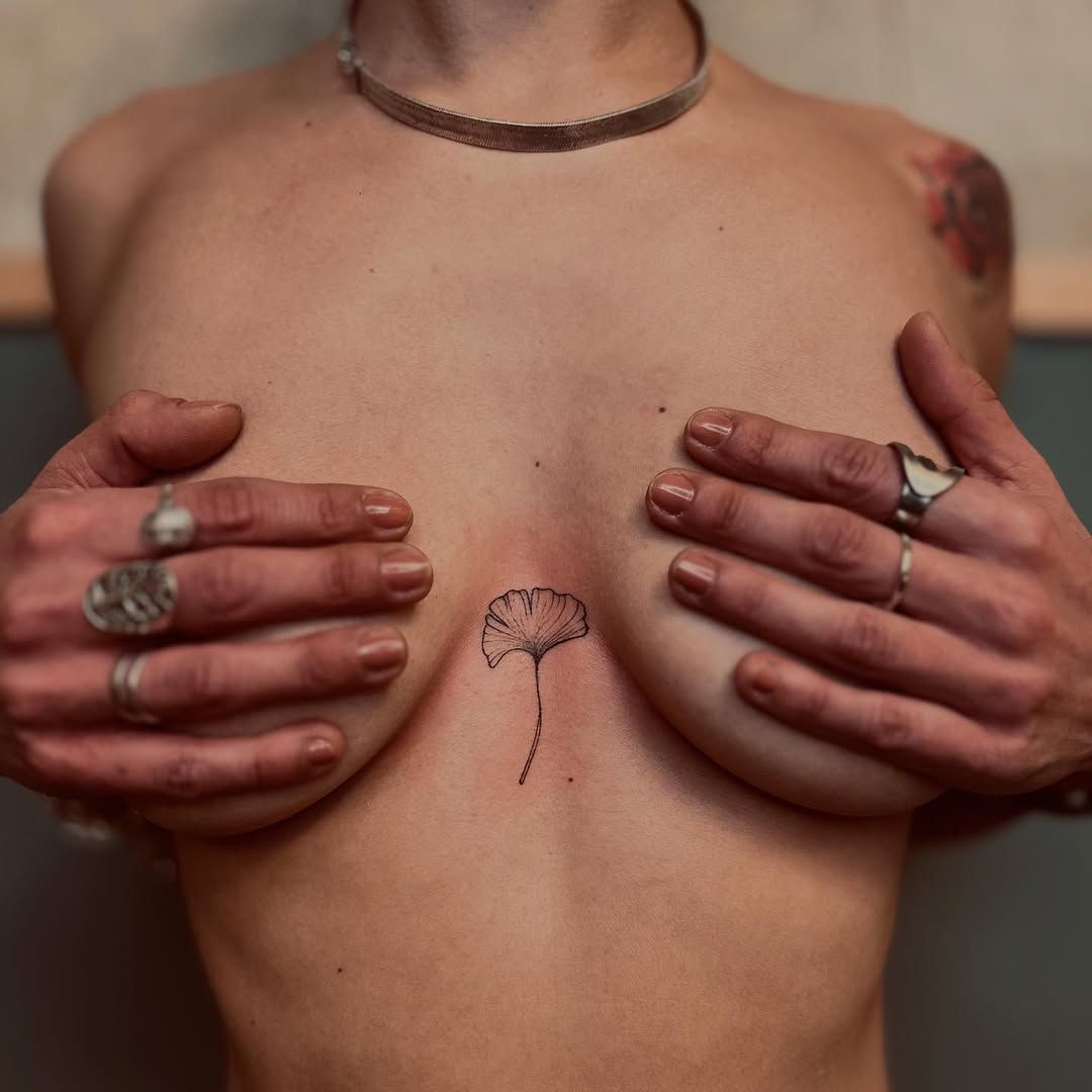 Tatuaggio Fine Line realizzato da La Phil Tattoo a Savigliano