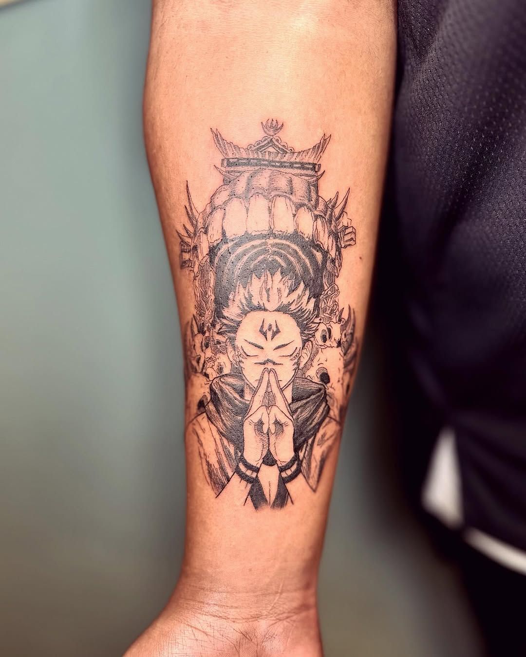 Tatuaggio Blackwork Cartoon realizzato da La Phil Tattoo a Savigliano