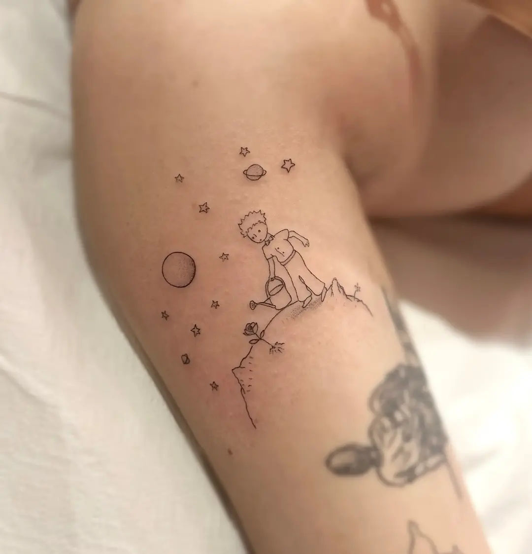 Tatuaggio fineline realizzato da La Phil Tattoo
