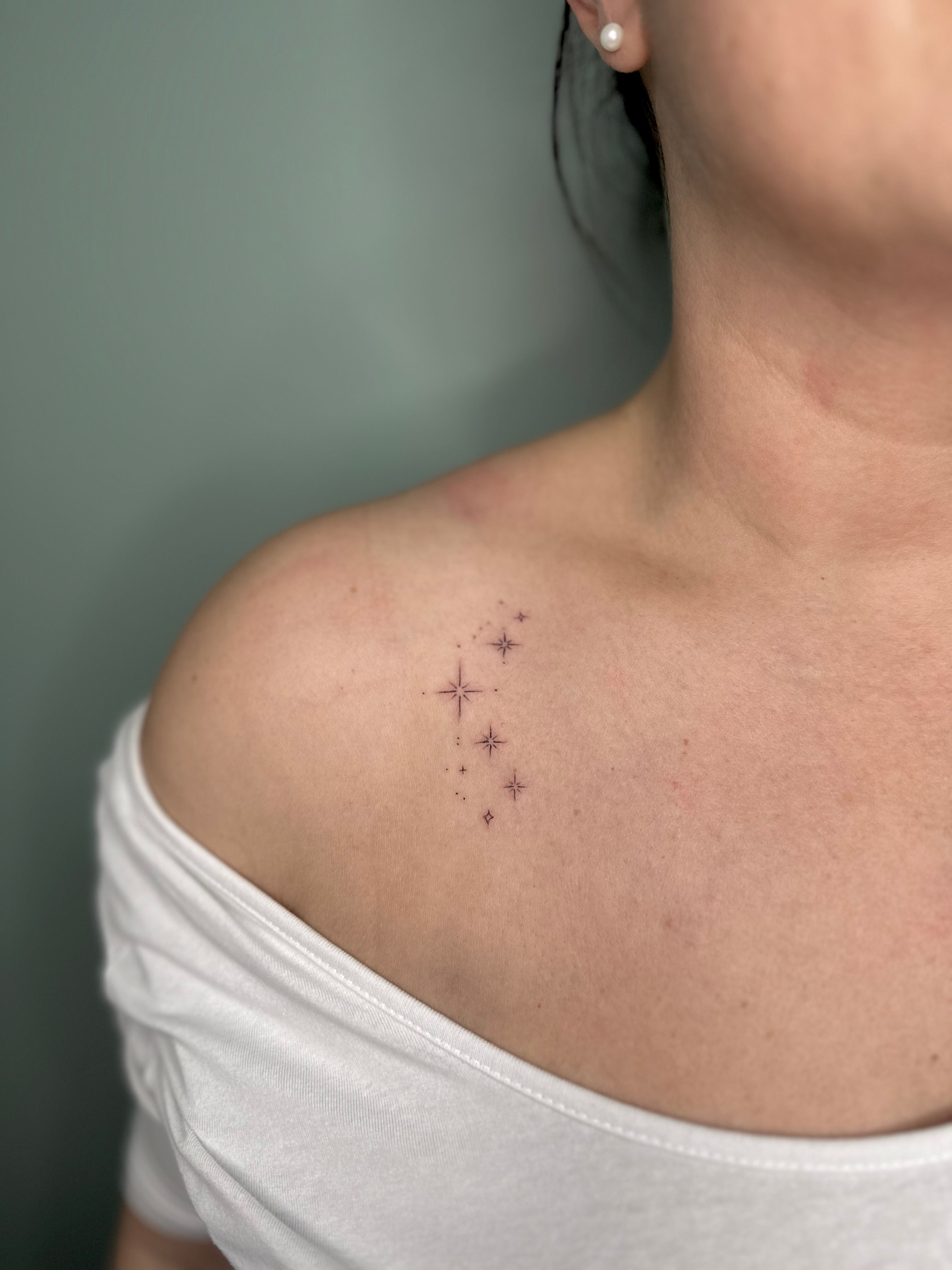 Tatuaggio fineline realizzato da La Phil Tattoo
