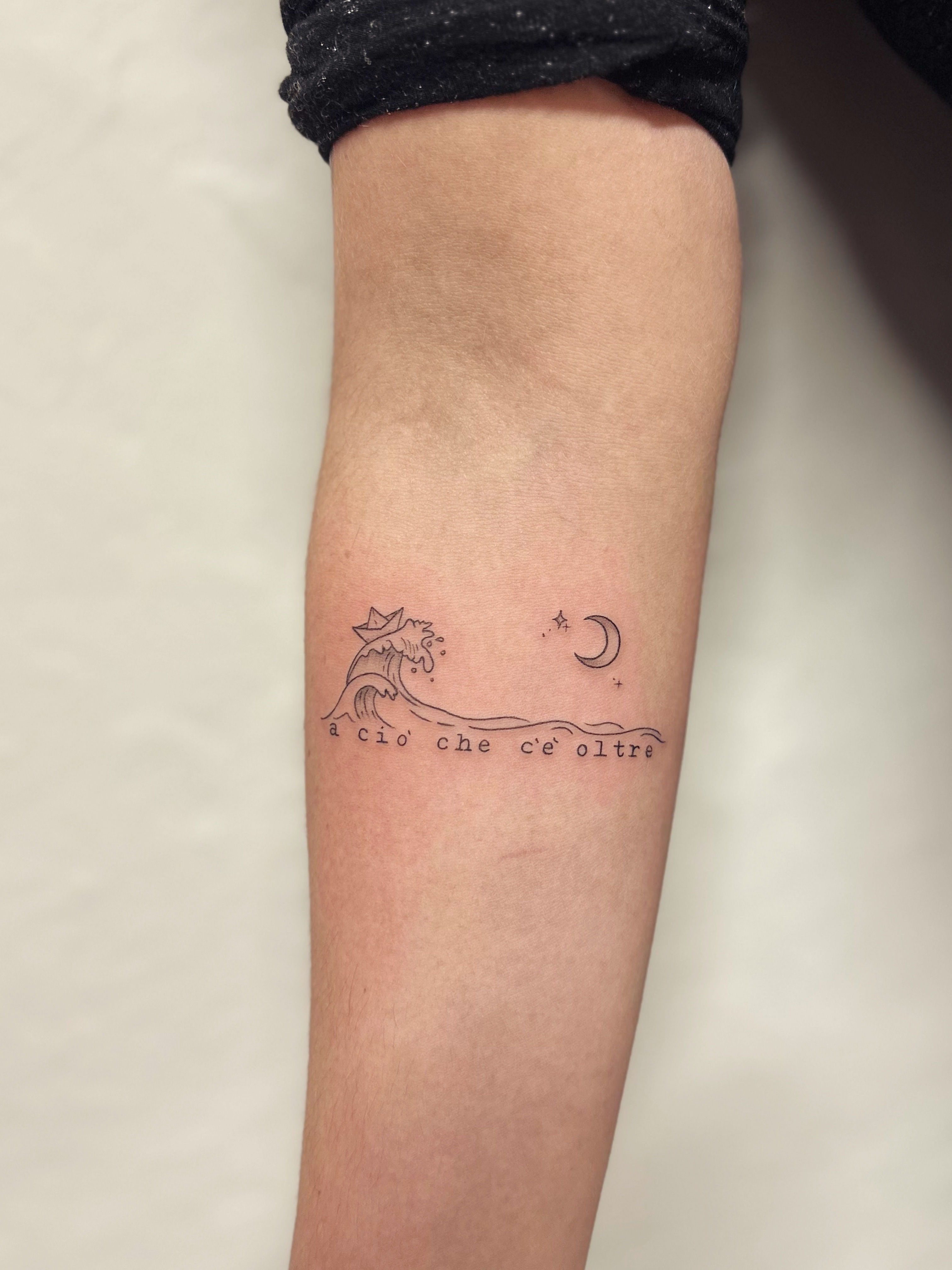 Tatuaggio Fine Line/Illustration realizzato da La Phil Tattoo a Savigliano