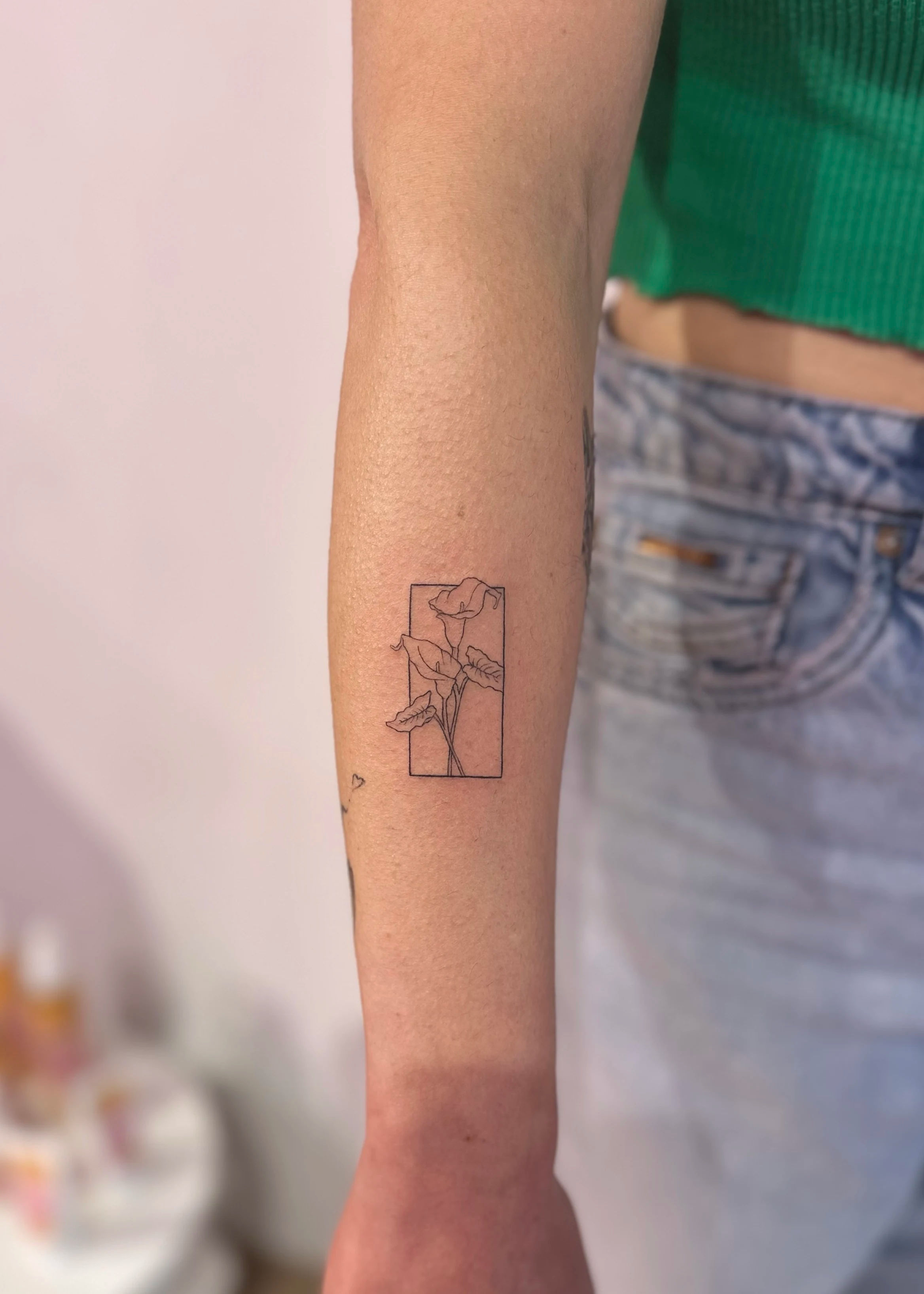 Tatuaggio fineline realizzato da La Phil Tattoo