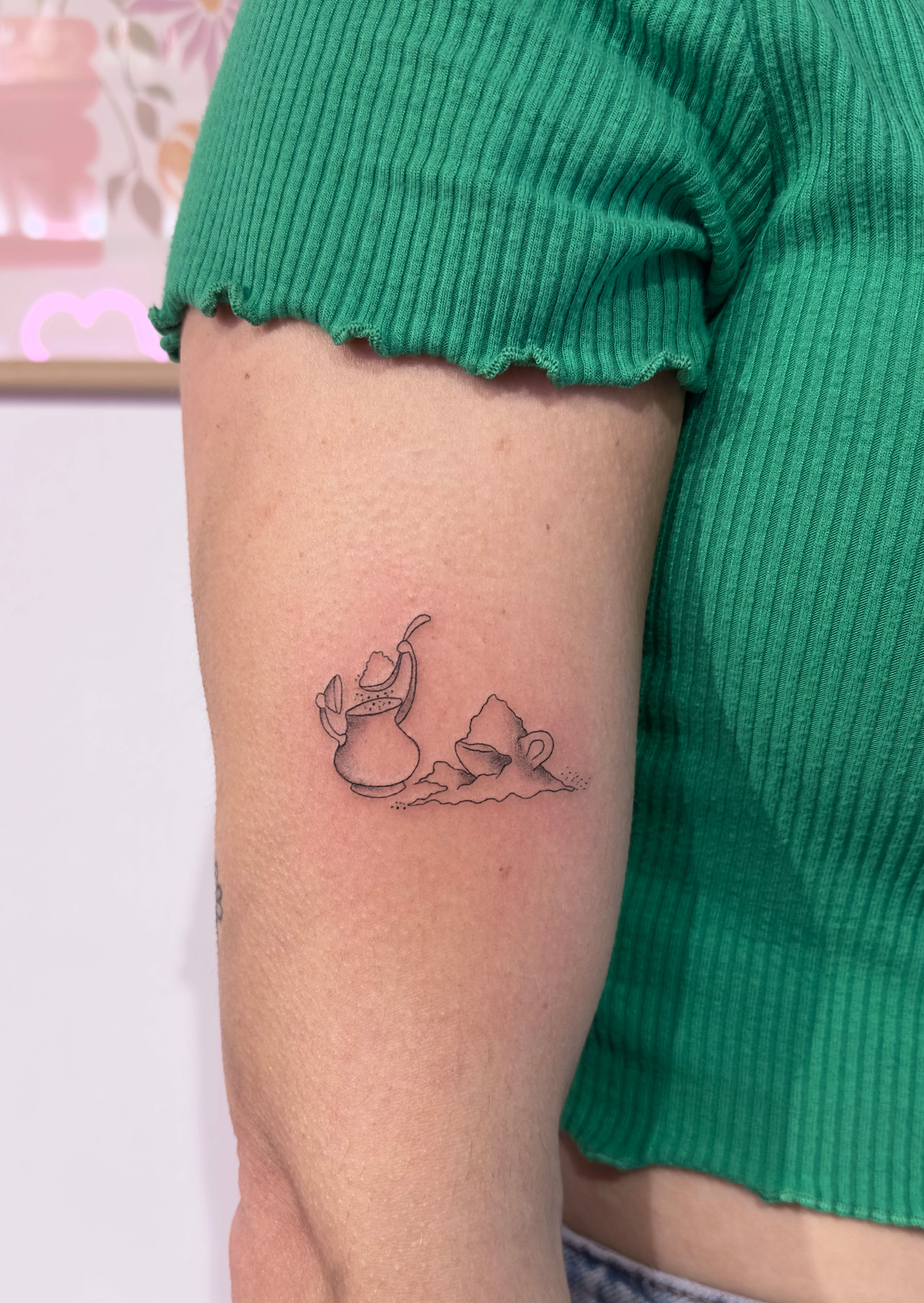 Tatuaggio fineline realizzato da La Phil Tattoo