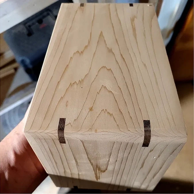 Urn showcasing wrap-around grain.