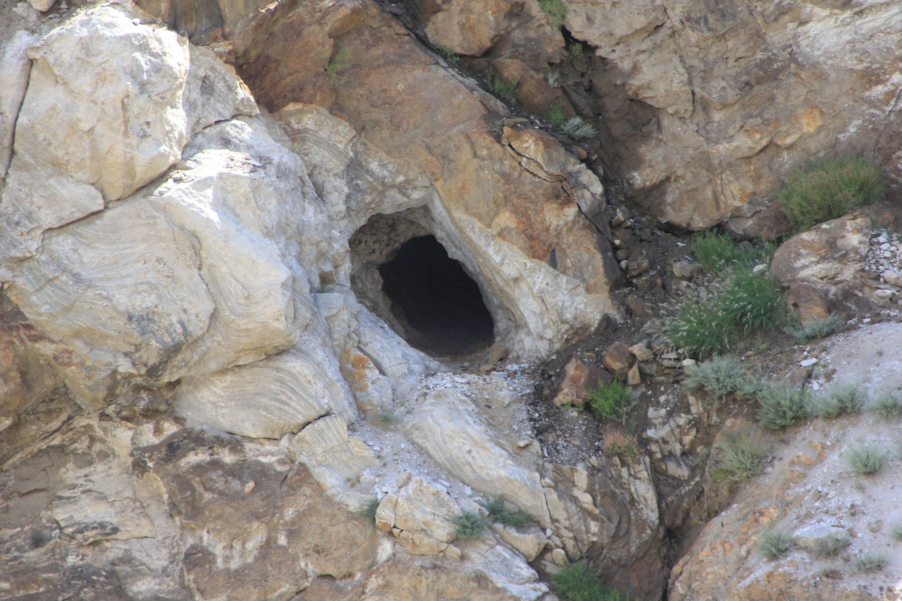 Gemstones & Mining Tour – Discover the Hidden Jewels of Gilgit-Baltistan