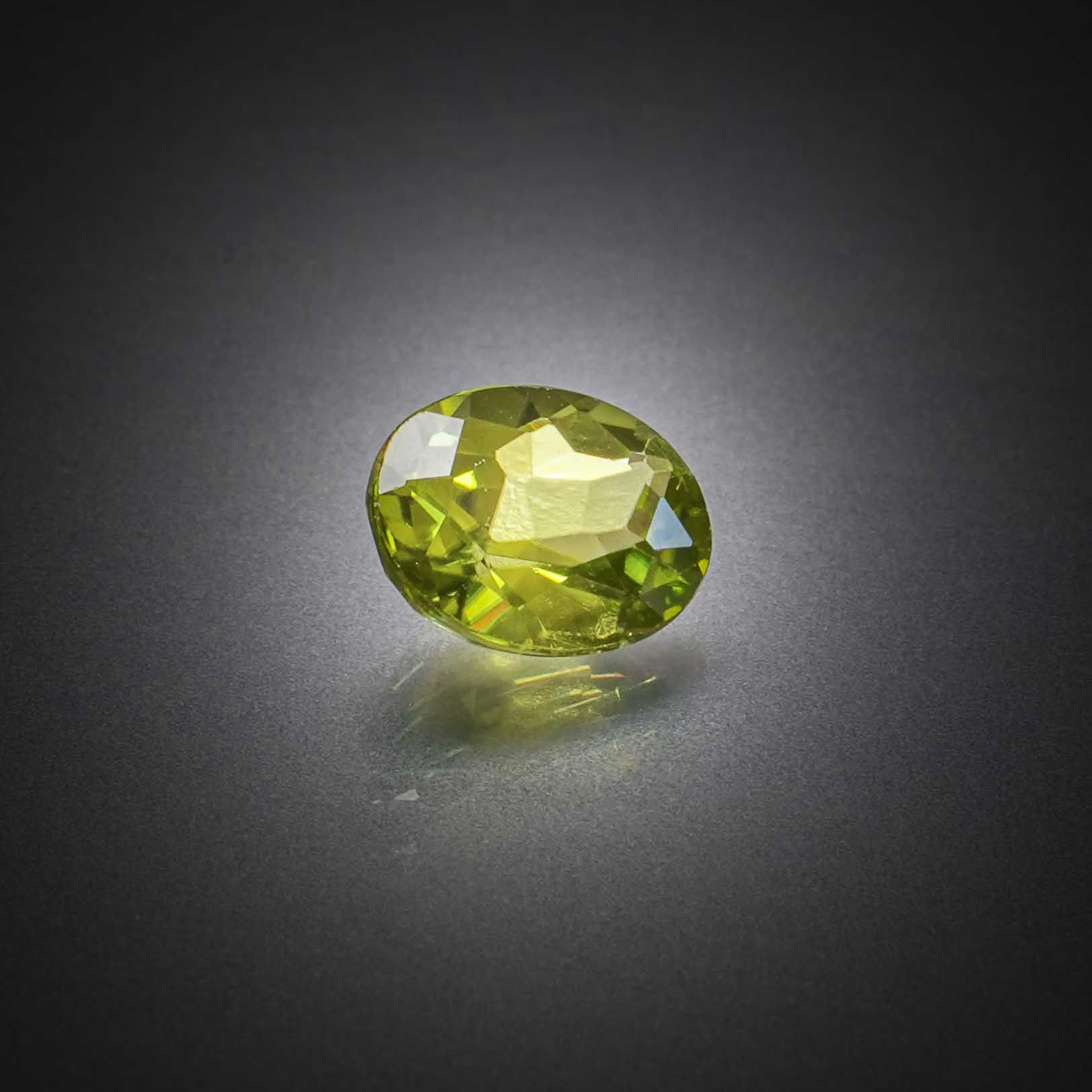 Fluorite bleue/verte brute sur papier. - Lazuli