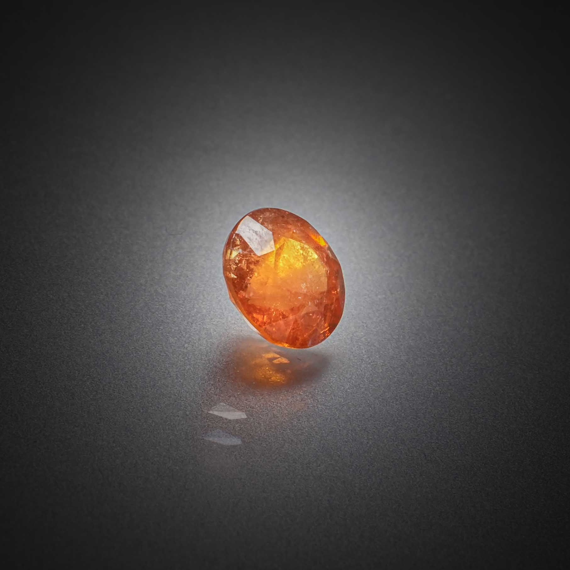 Appairage d&rsquo;opales ovales cabochons sur papier. - Lazuli