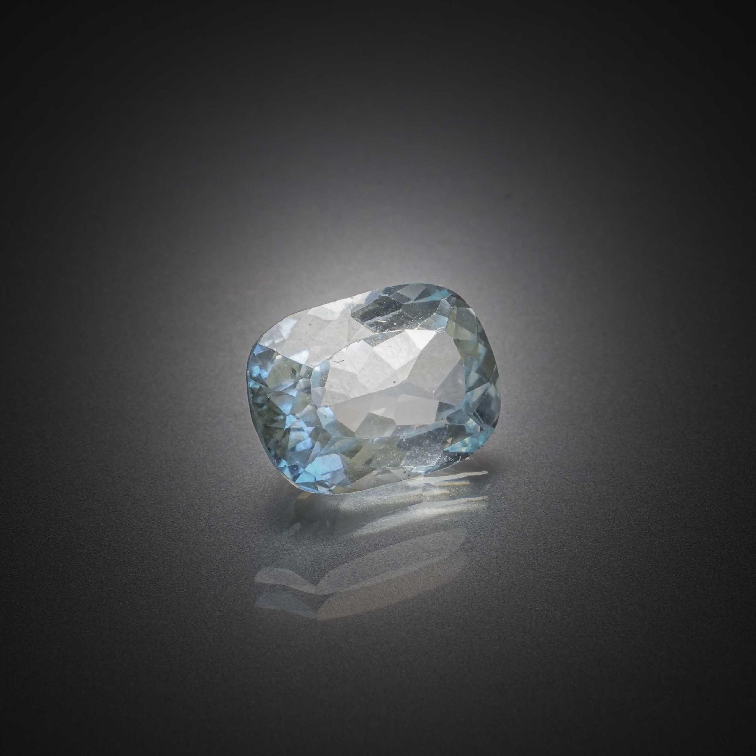 Amétrine octogonale sur papier. - Lazuli