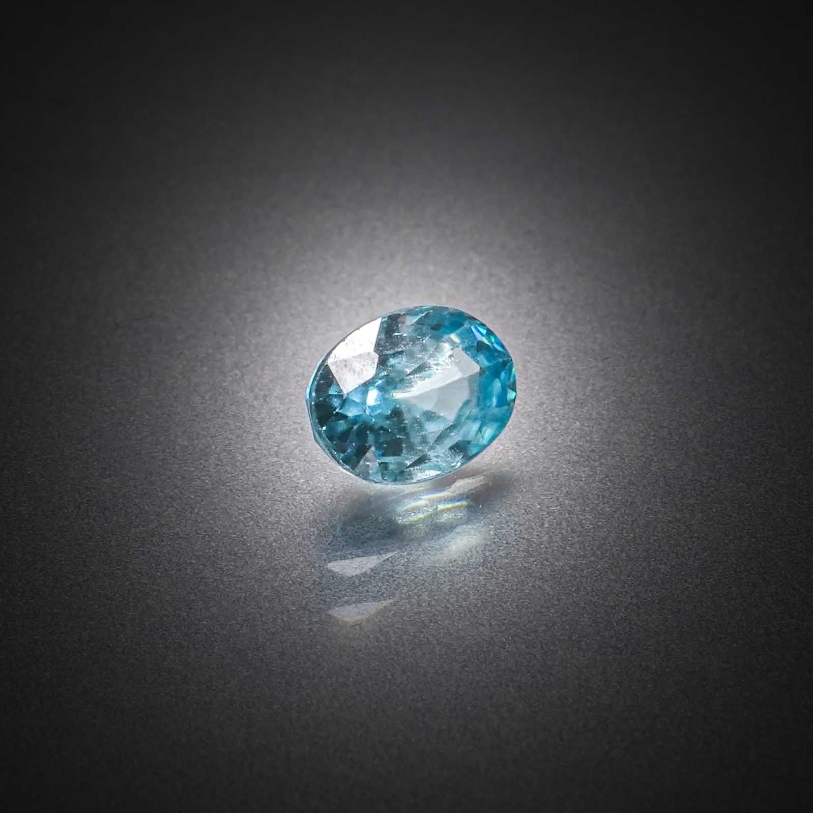 Appairage de péridots poires sur papier. - Lazuli