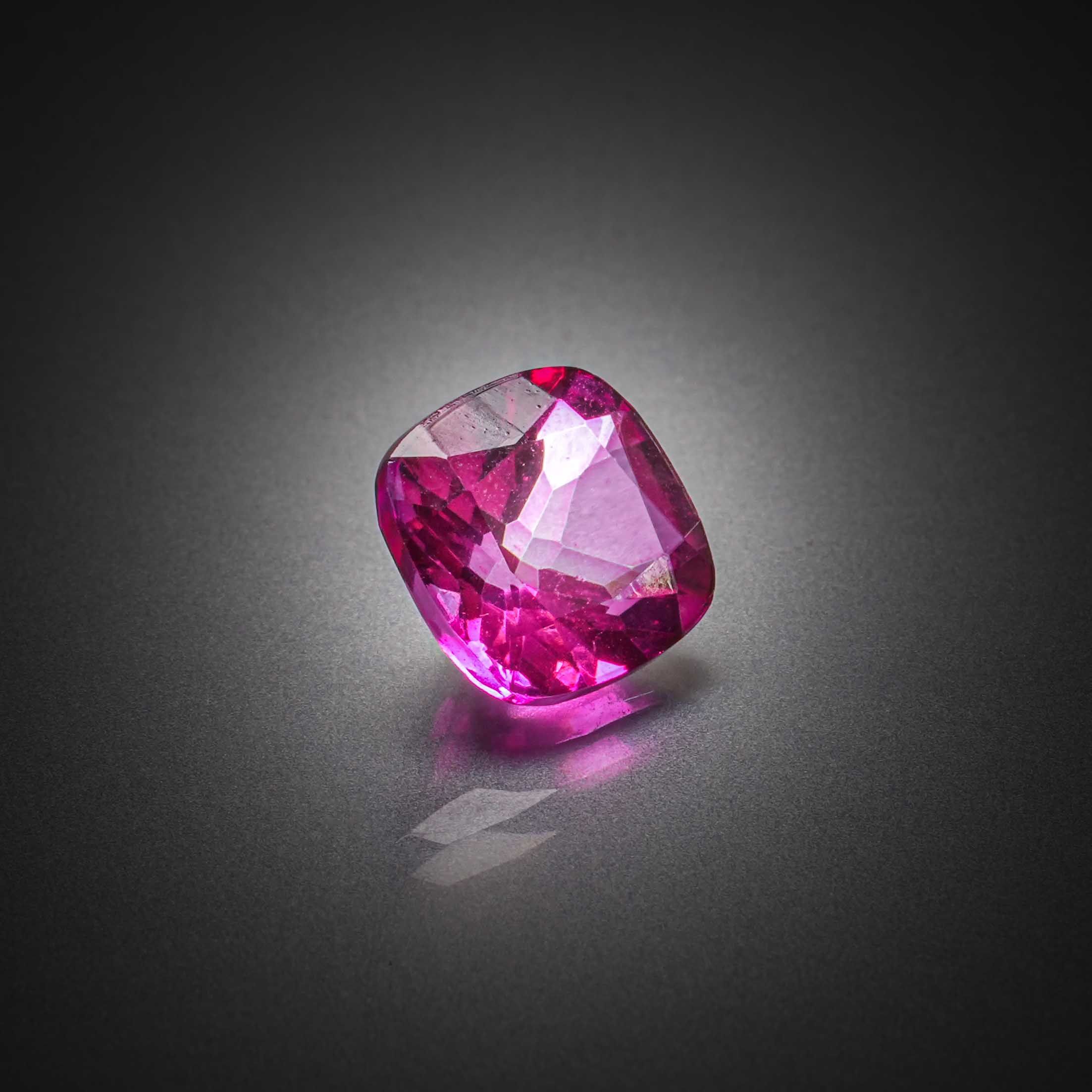 Appairage de péridots poires sur papier. - Lazuli