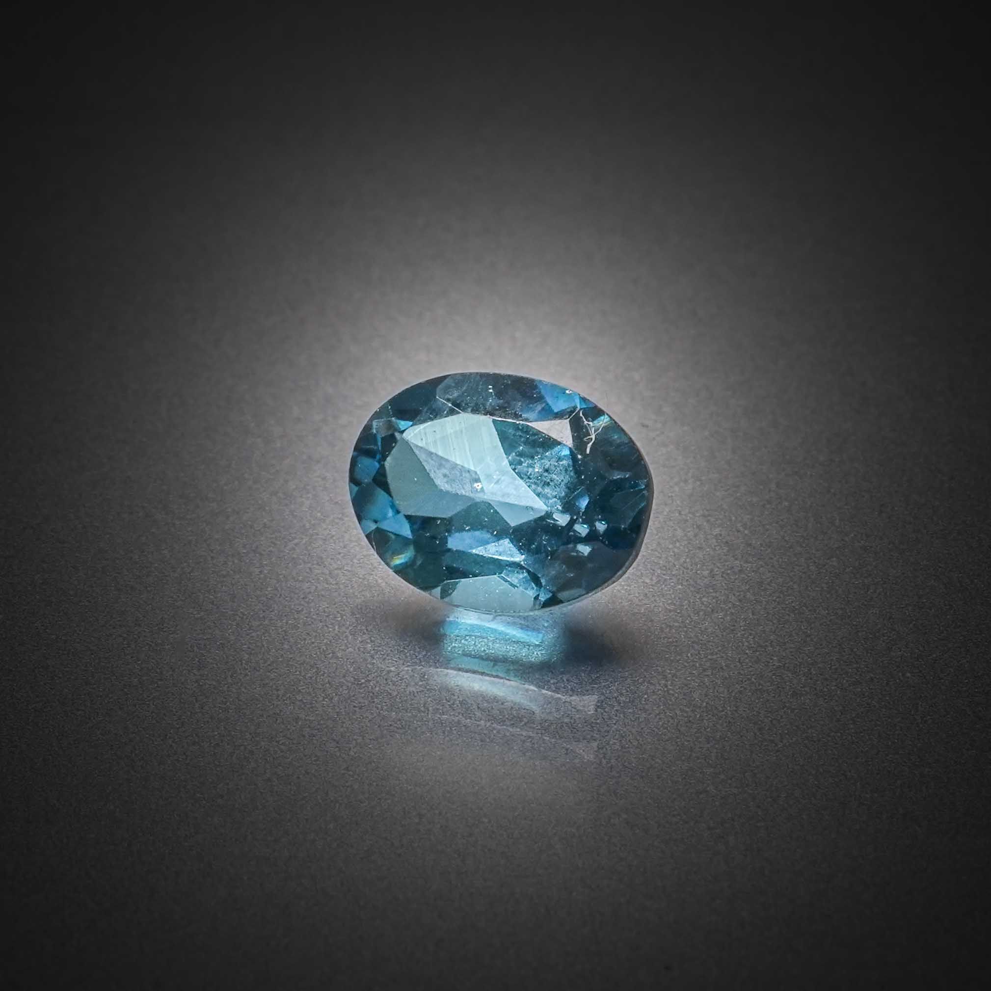 Lot de quatorze opales poires cabochons sur papier. - Lazuli