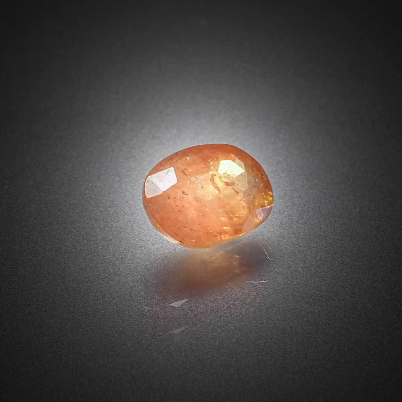 Quartz lemon poire sur papier. - Lazuli