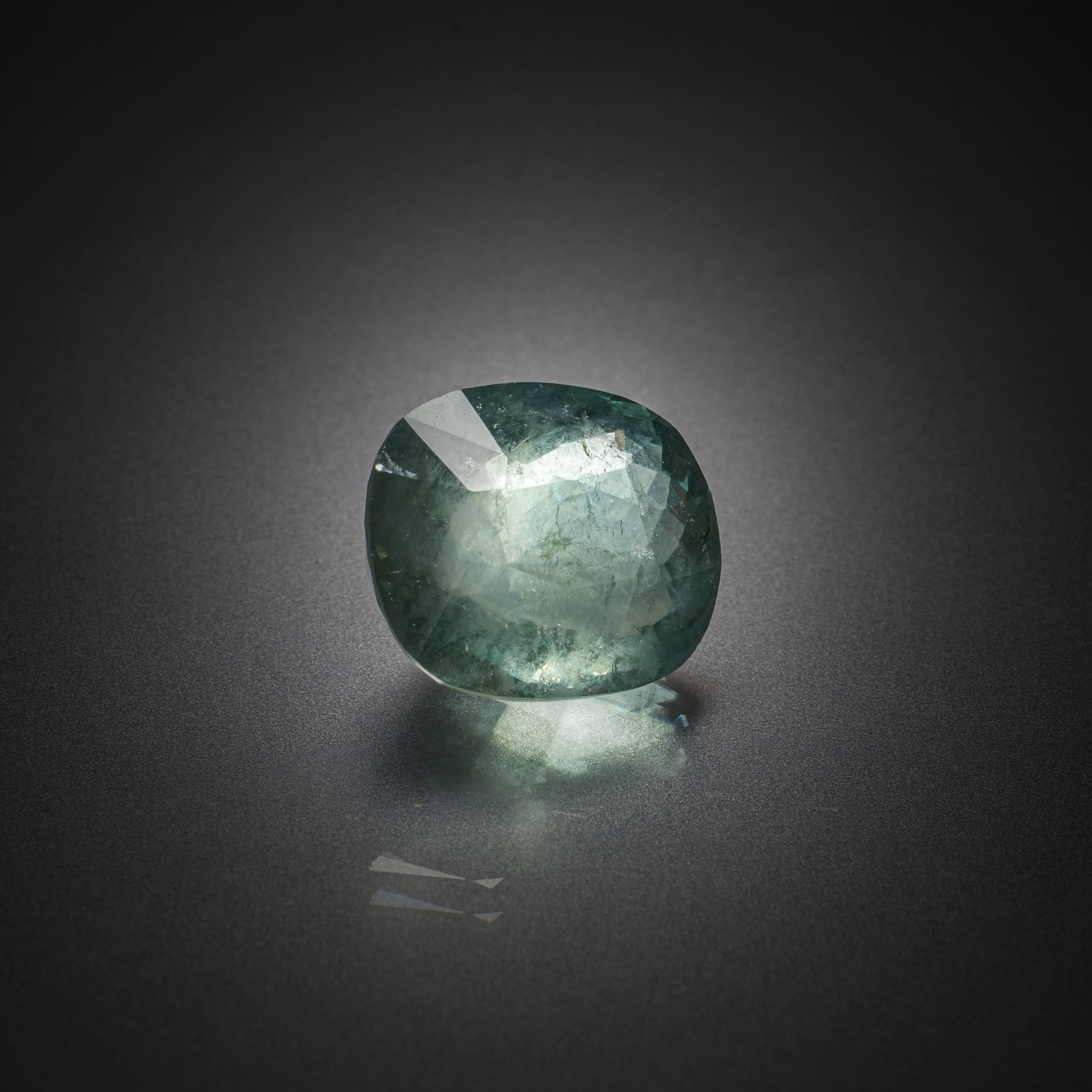Fluorite verte coussin sur papier. - Lazuli