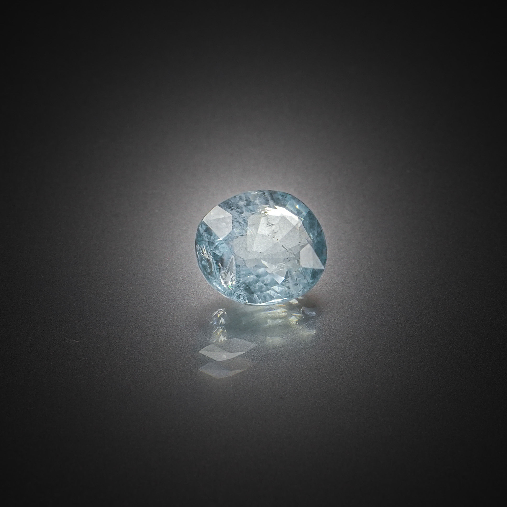 Plaque d&rsquo;onyx ovale sur papier. - Lazuli