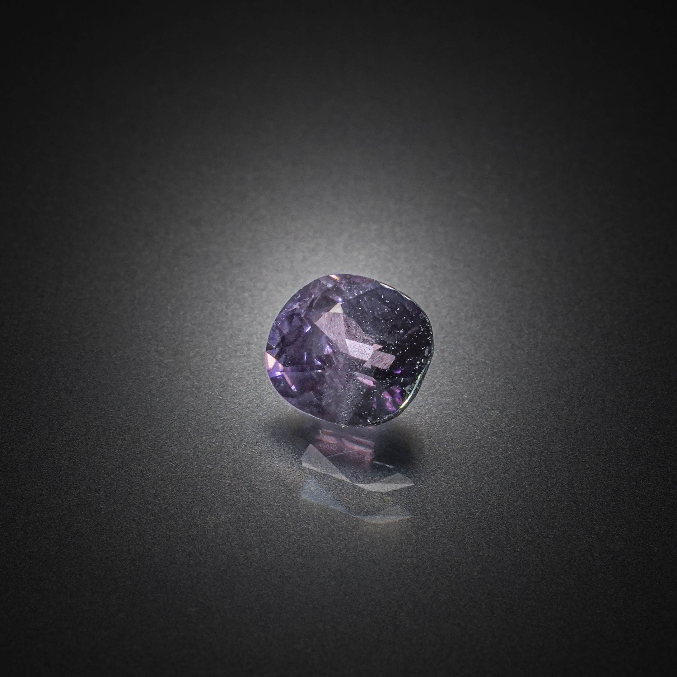 Fluorite brute sur papier. - Lazuli