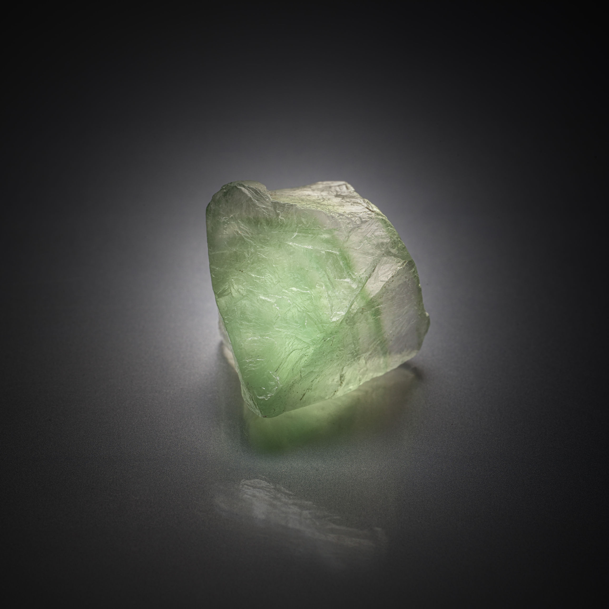 Fluorite brute sur papier. - Lazuli
