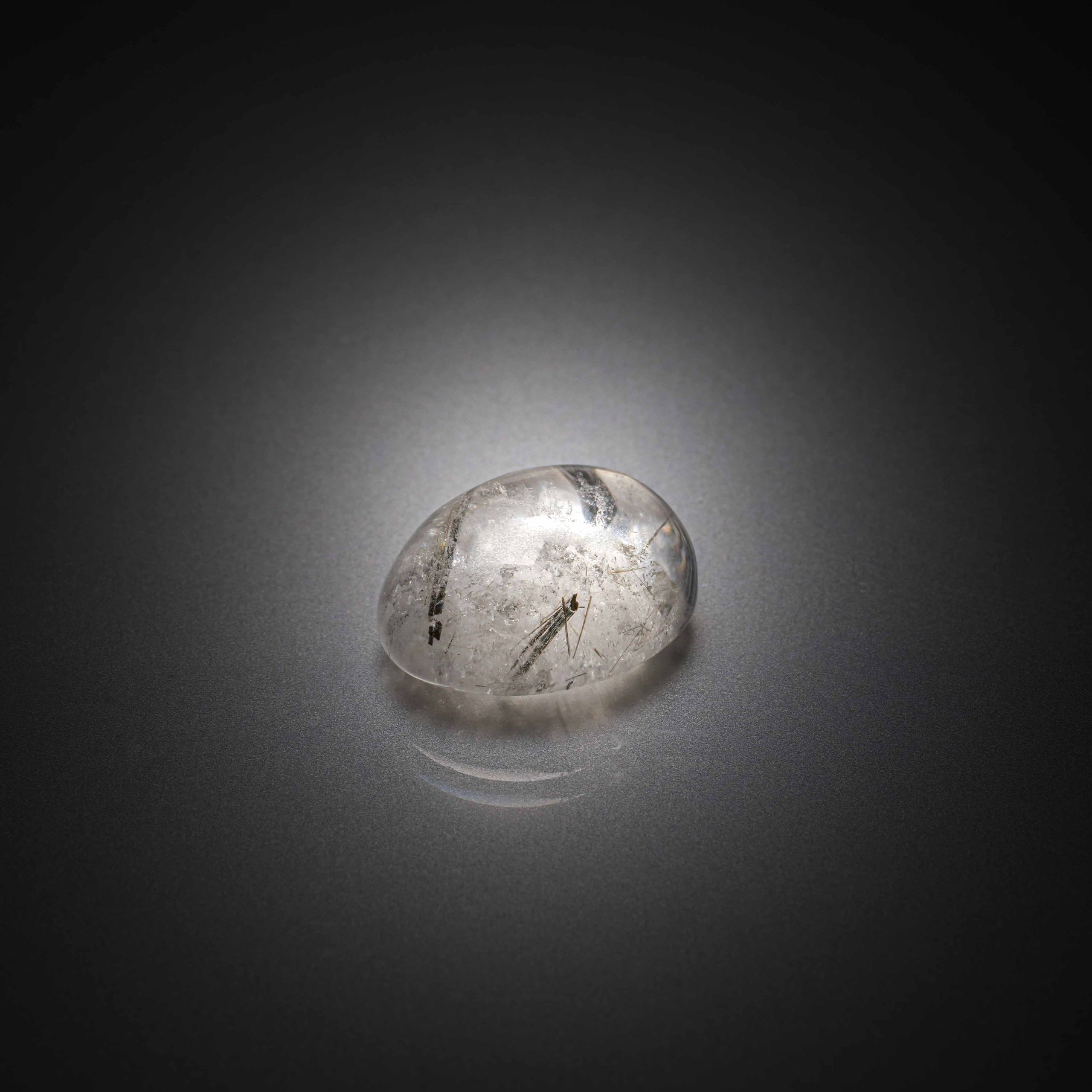 Quartz rose octogonale sur papier. - Lazuli