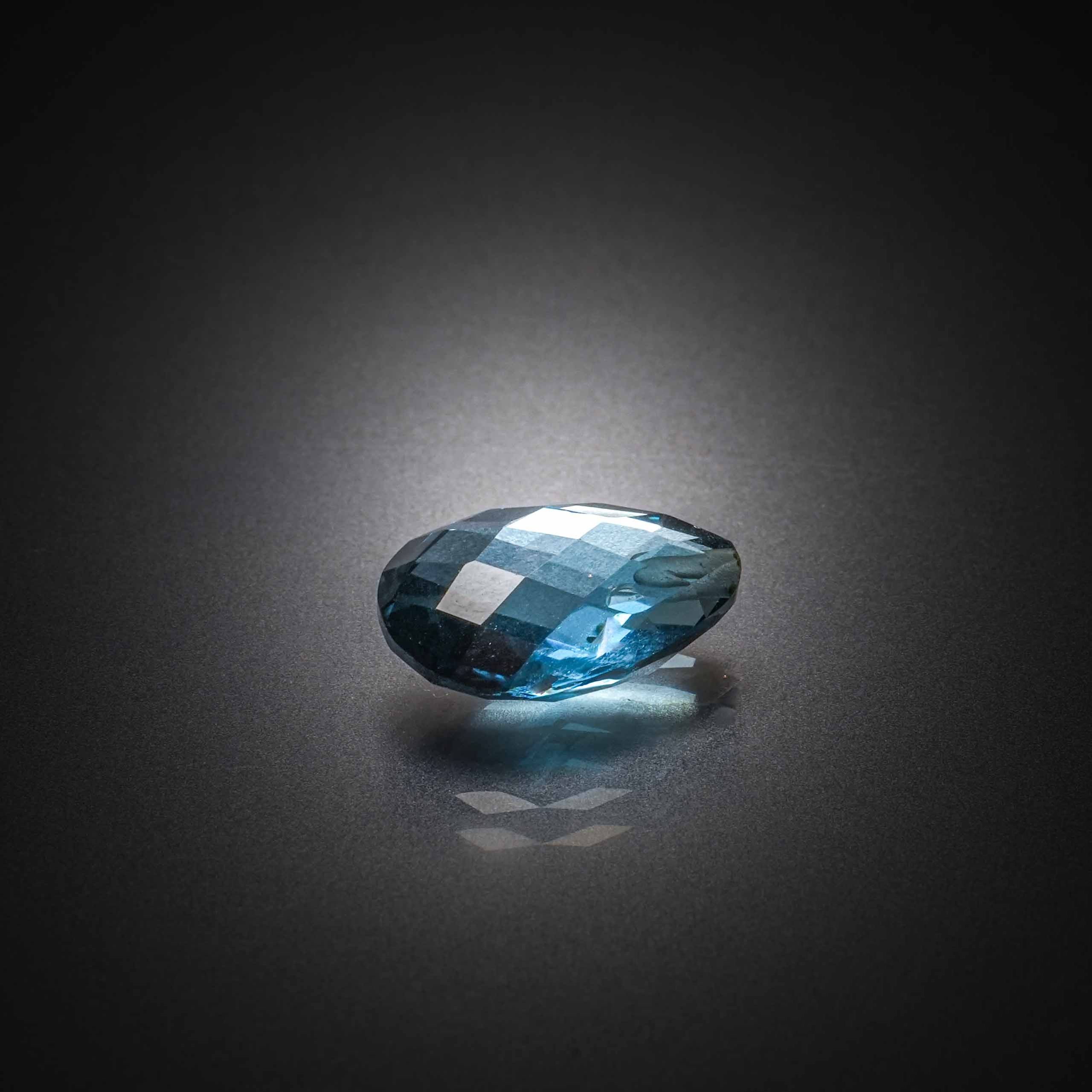 Lot de quatre diamants baguettes sur papier. - Lazuli