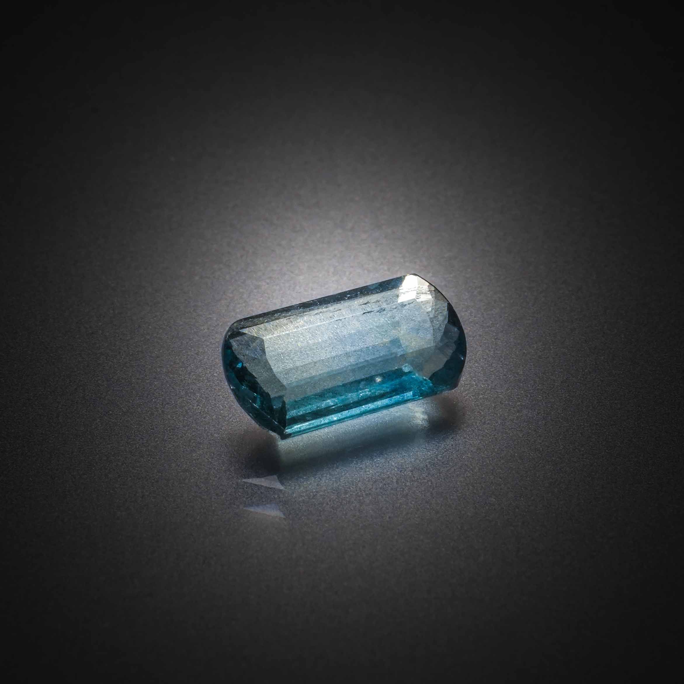 Améthyste flocon sur papier. - Lazuli