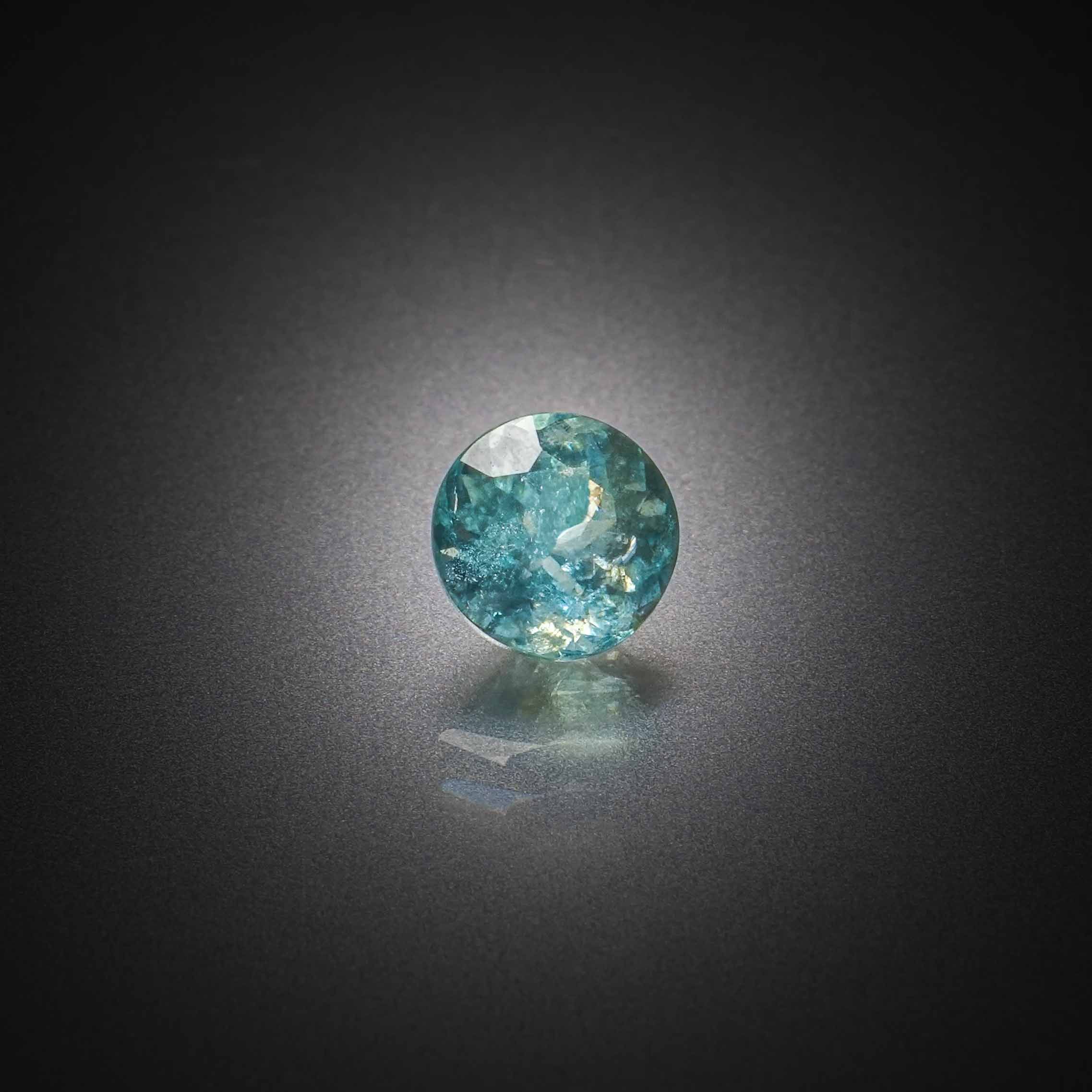 Citrine ovale sur papier. - Lazuli