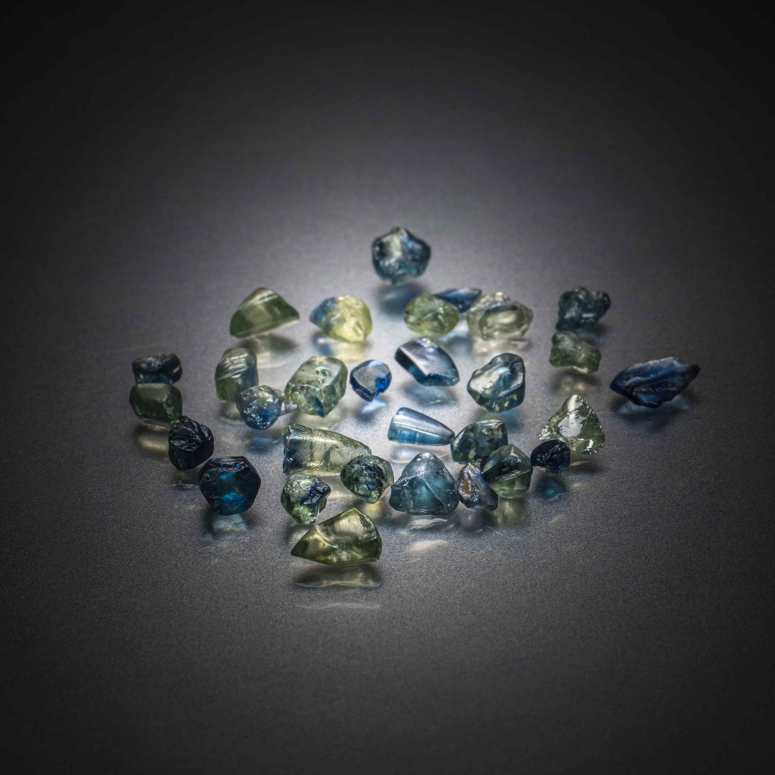 Citrine ronde sur papier. - Lazuli