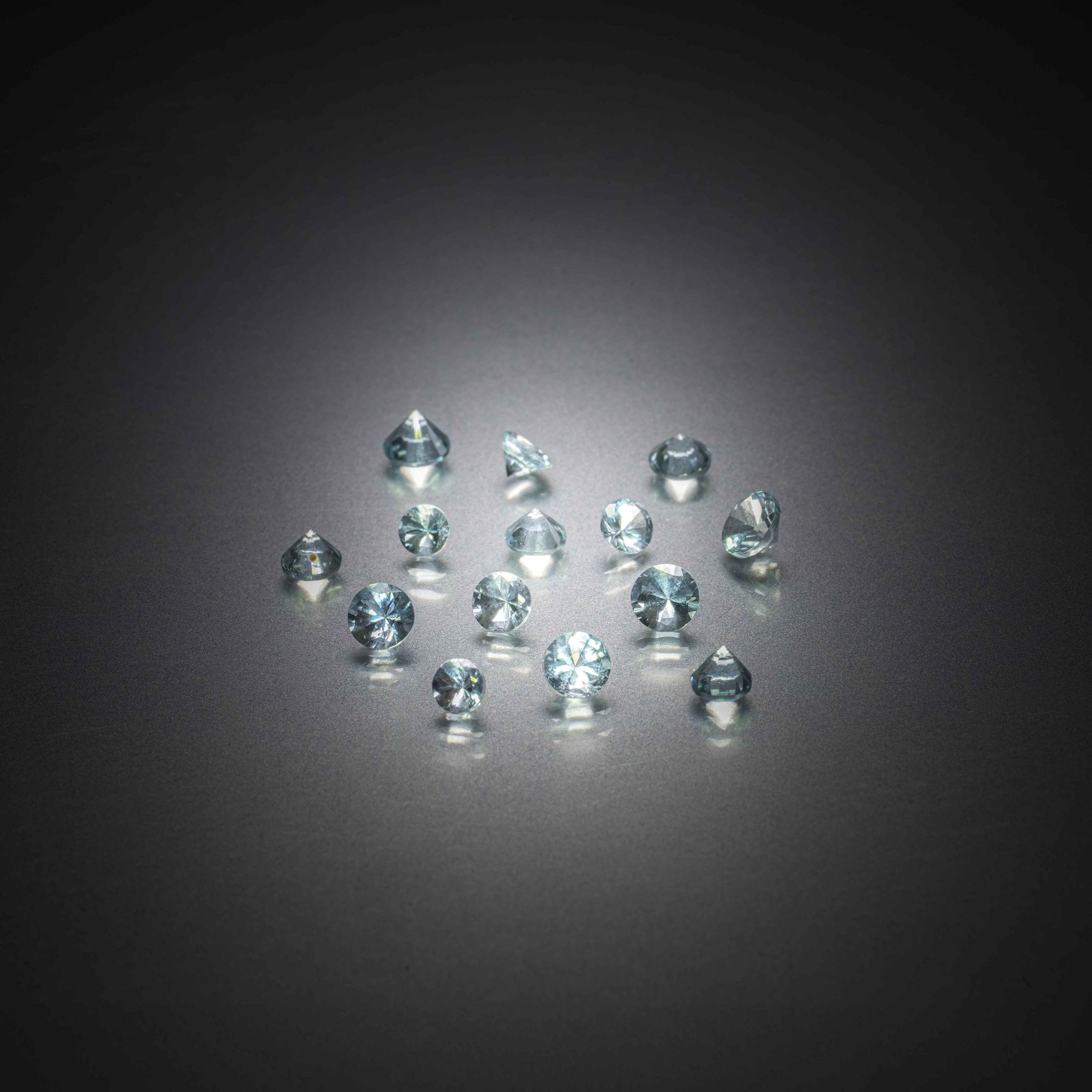 Fluorite verte ronde sur papier. - Lazuli