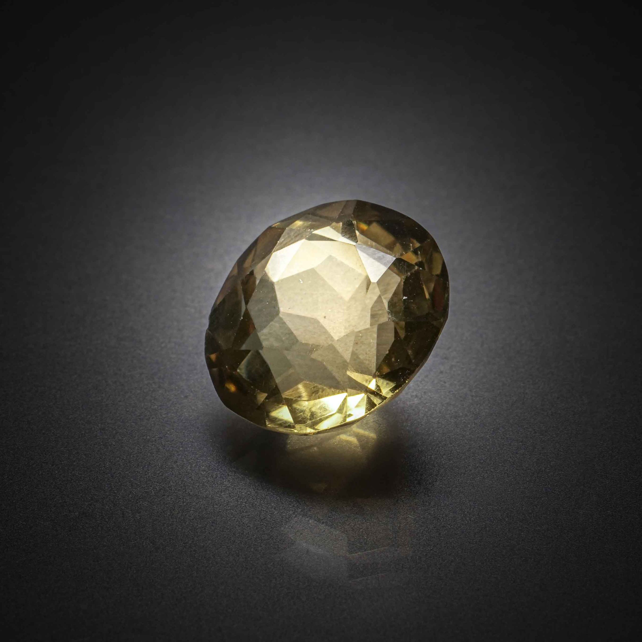 Citrine ronde sur papier. - Lazuli