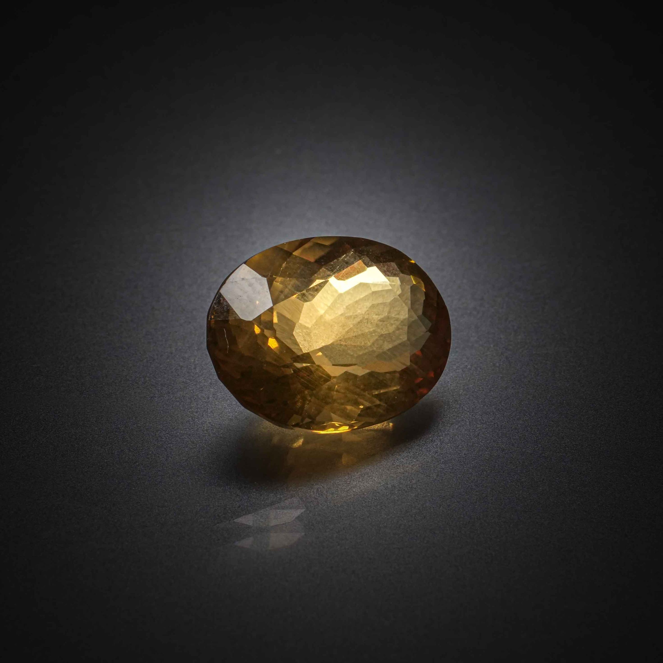 Lot de deux améthystes brutes sur papier. - Lazuli