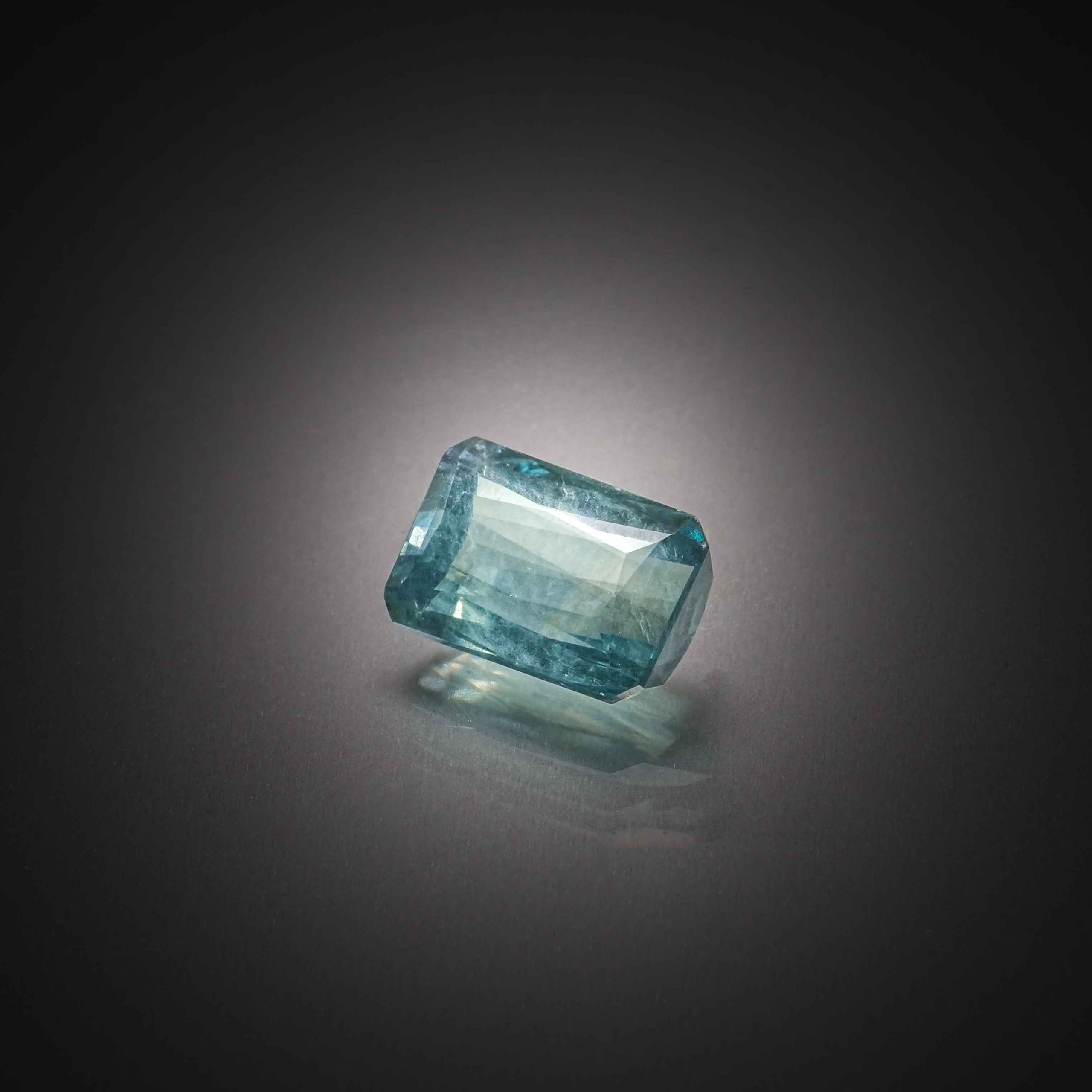 Citrine ovale sur papier. - Lazuli