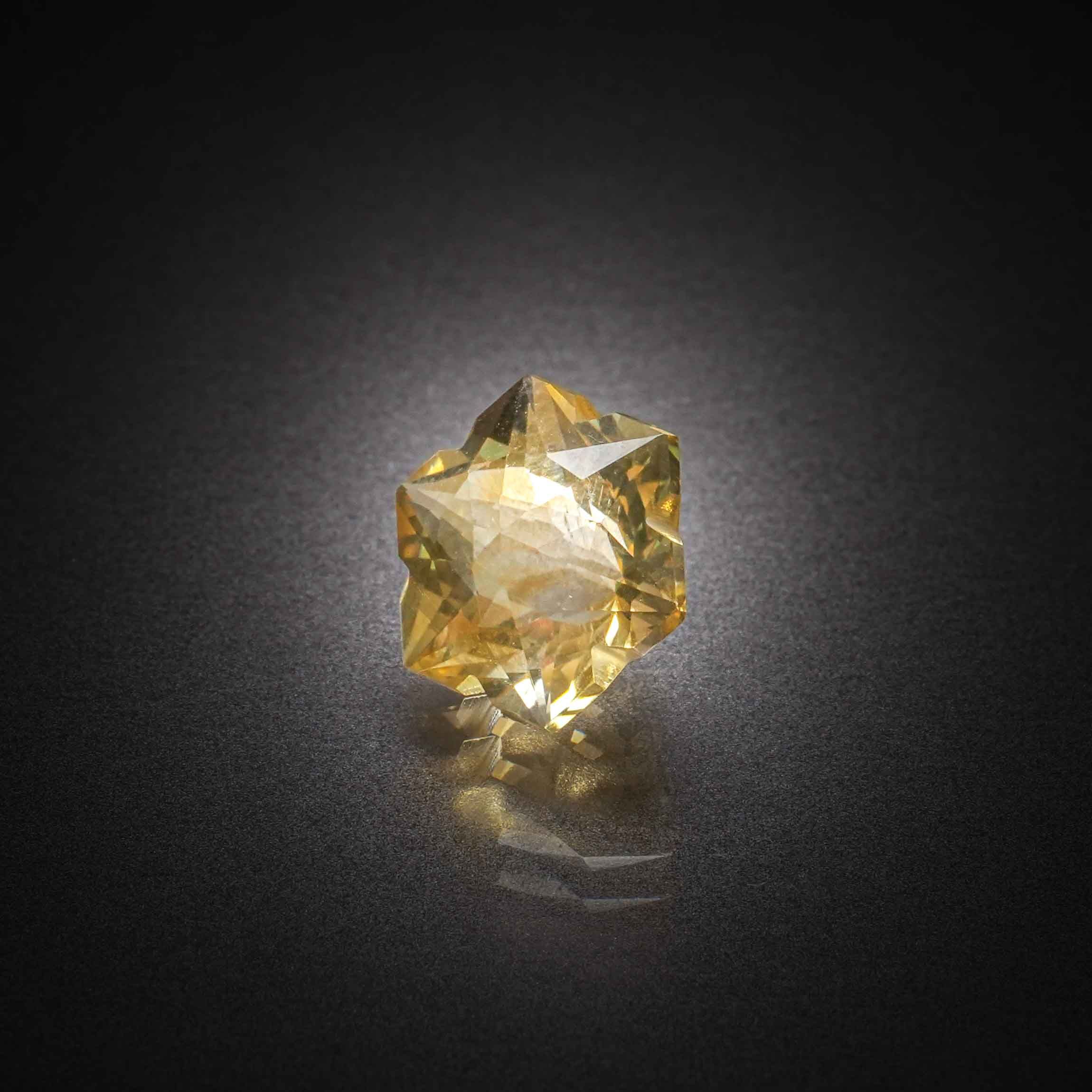 Citrine flocon sur papier. - Lazuli