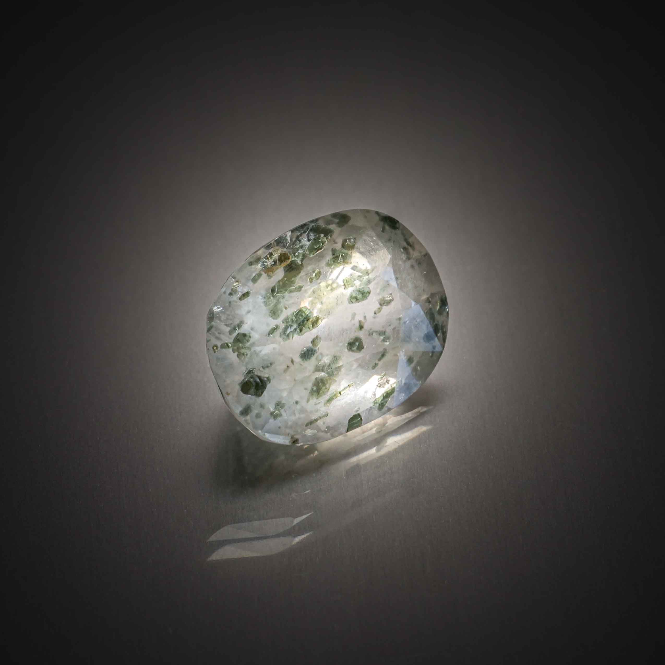 Tourmaline indigolite coussin sur papier. - Lazuli