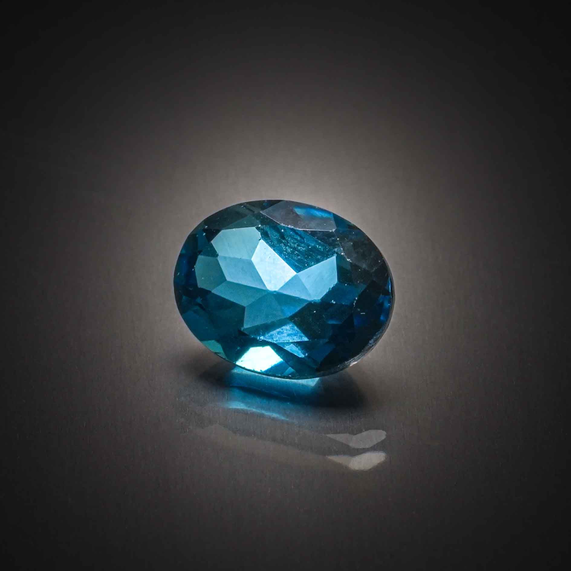 Lot d&rsquo;émeraudes sur papier. - Lazuli