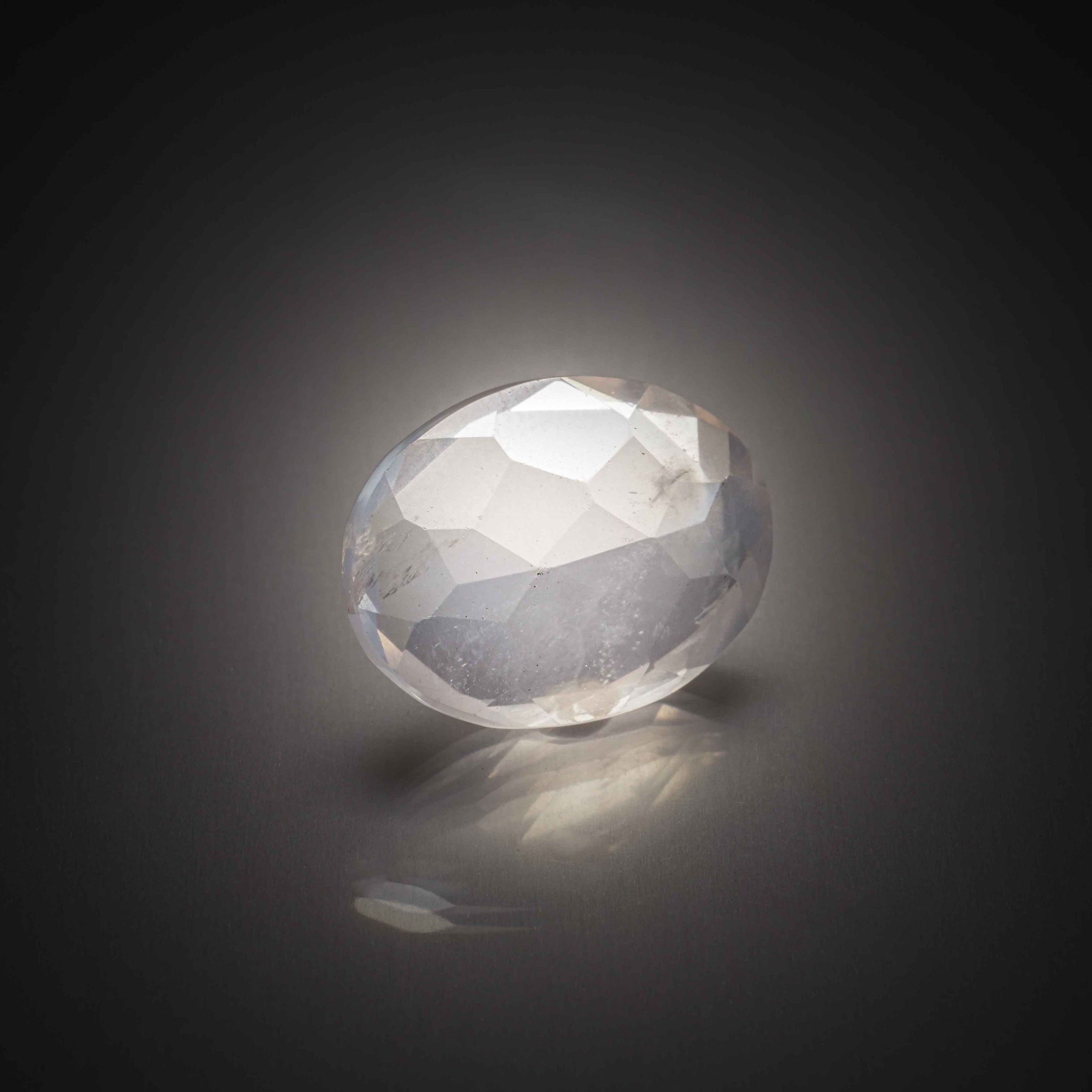 Lot de diamants sur papier. - Lazuli