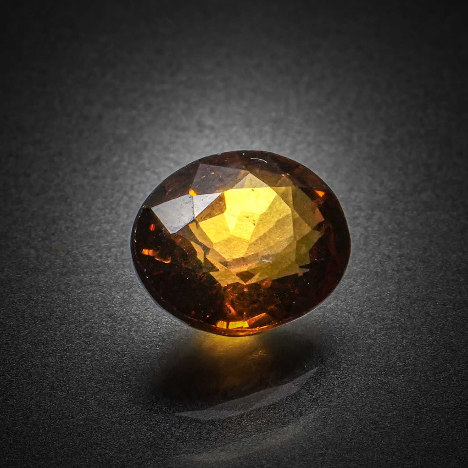 Prasiolite poire sur papier. - Lazuli
