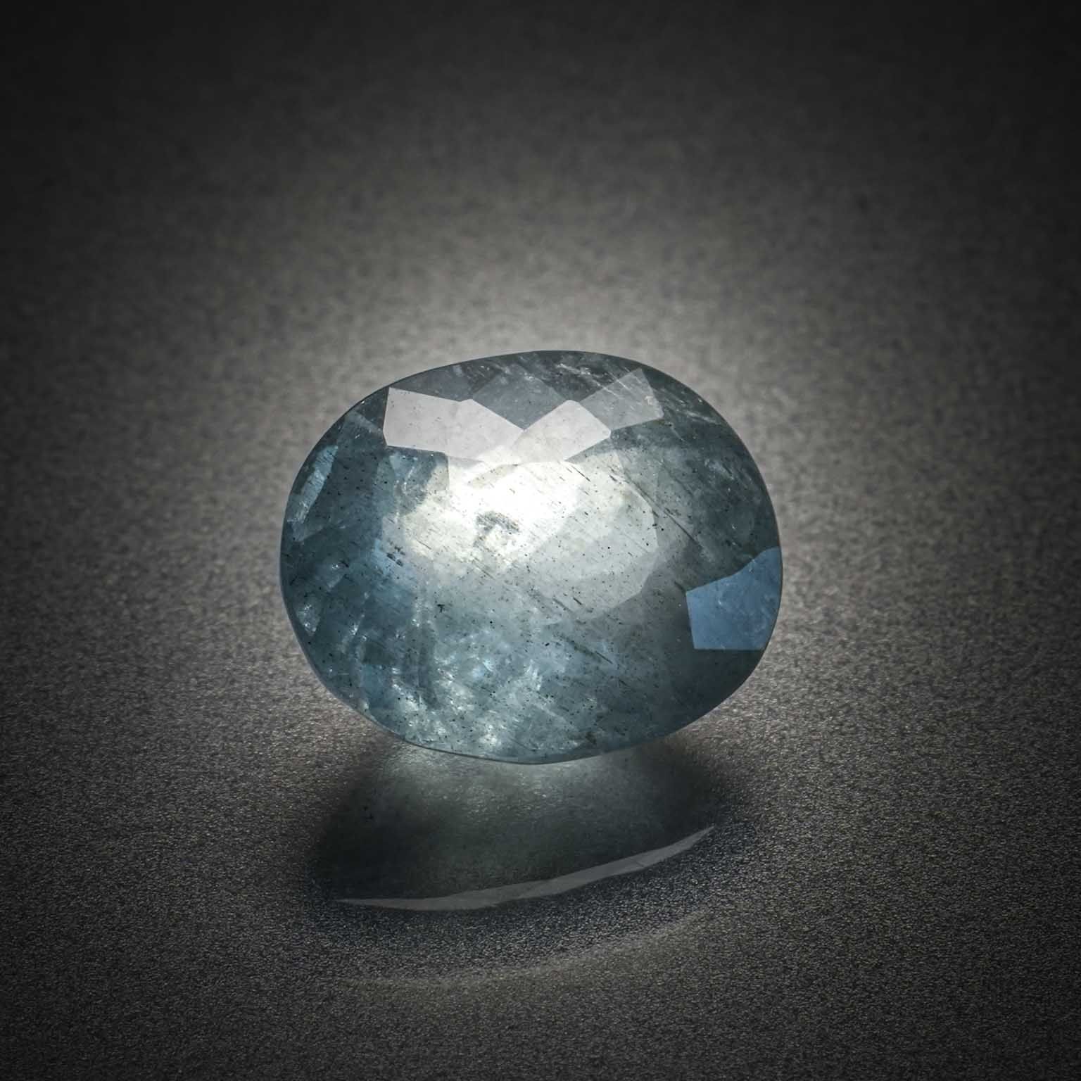 Quartz goutte cabochon sur papier. - Lazuli