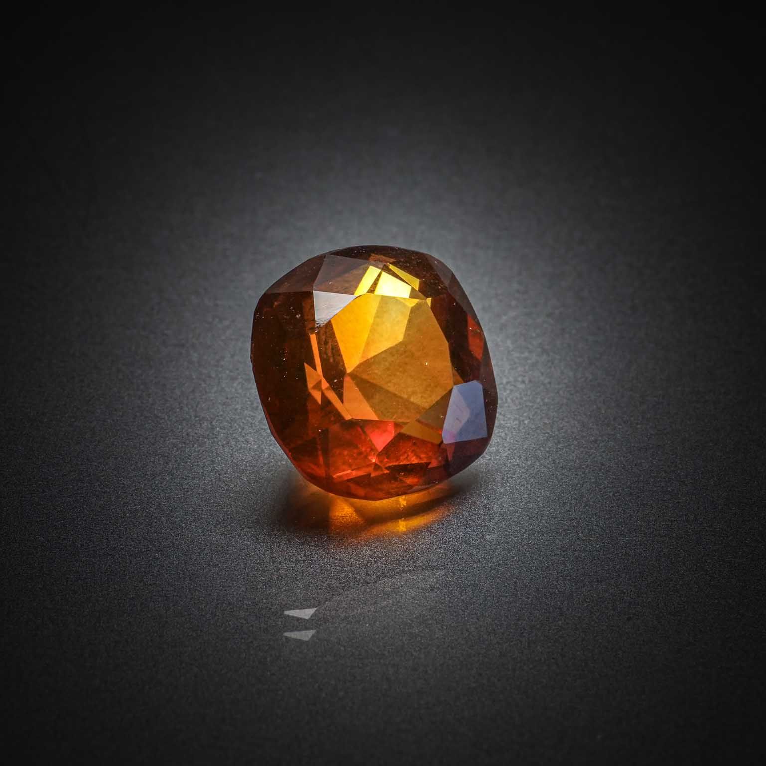 Citrine Madère coussin sur papier. - Lazuli